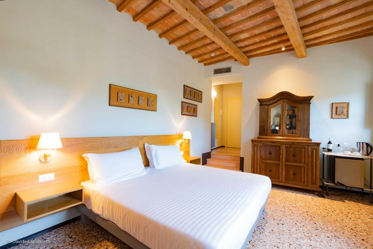 Castello Di Hotel